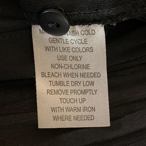 Sunny Leigh Pleated Chiffon Black Button Up Flare Sleeves Fitted Button Down S - Picture 6 of 9